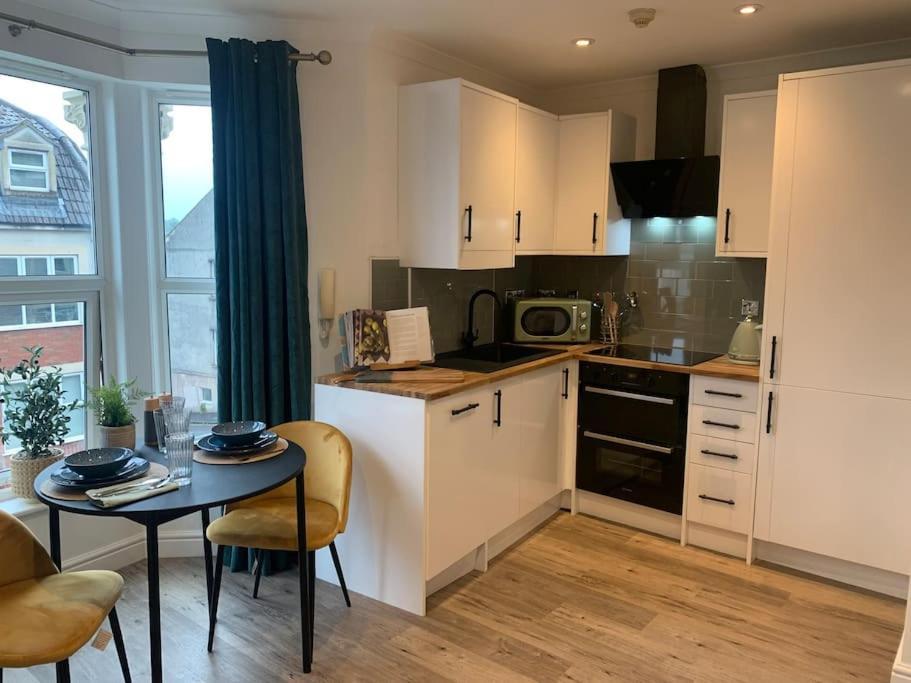 Alto - Lovely 2 Bedroom Serviced Apartment Bristol By Mint Stays Exteriör bild